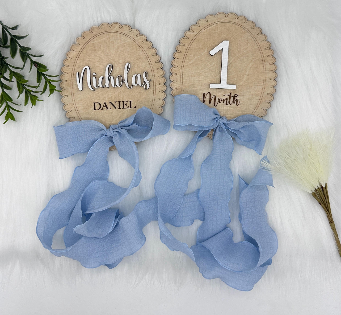 Wooden Lace Ribbon Bow Interchangeable Milestone Cards, Baby Monthly Milestone Marker, Personalize Custom Name, Nursery, Baby Shower Gift